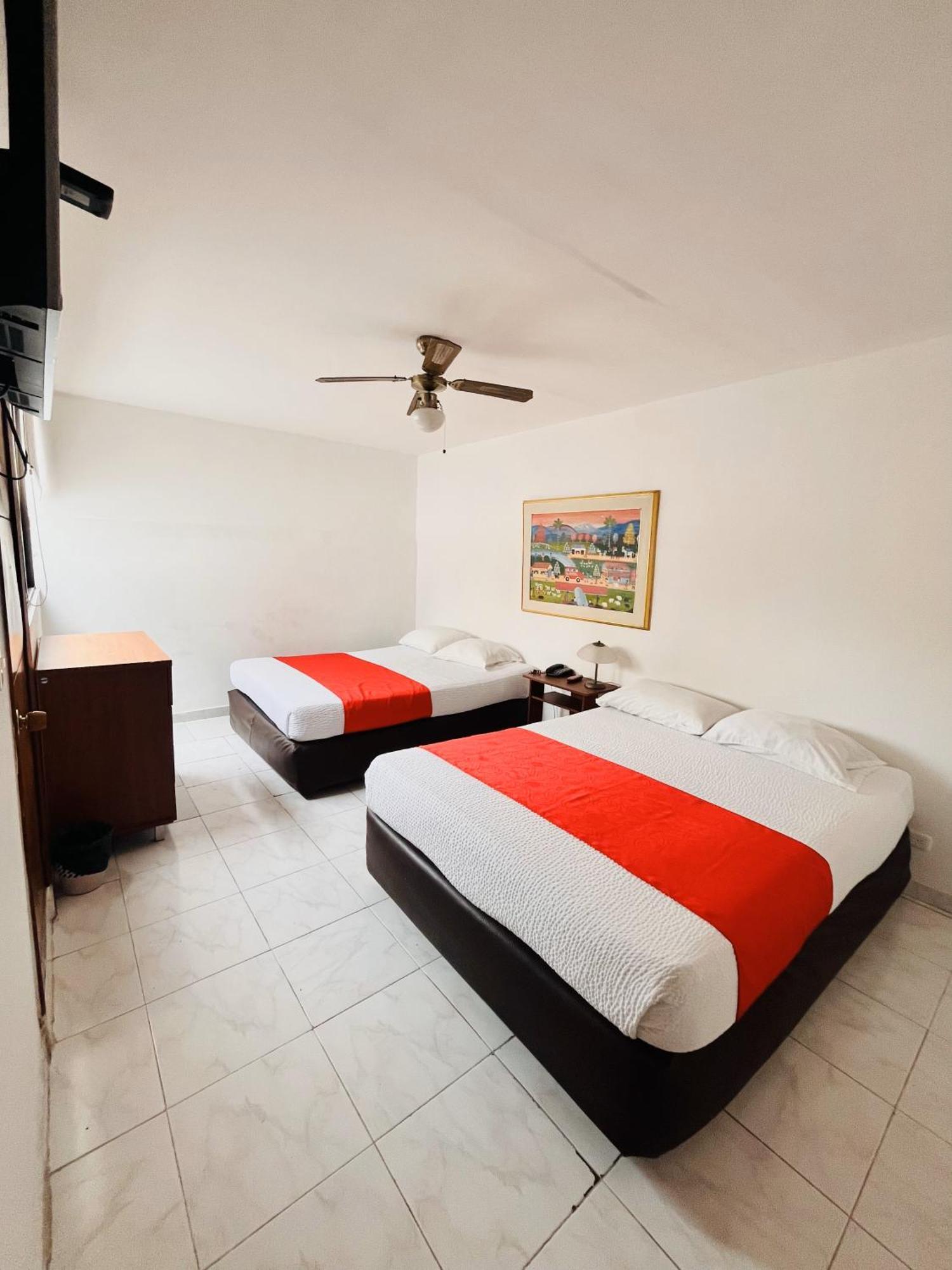 Hotel Zandu Pereira Exterior photo