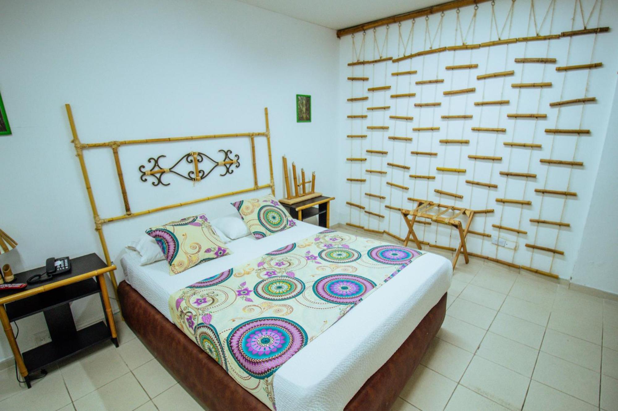 Hotel Zandu Pereira Exterior photo