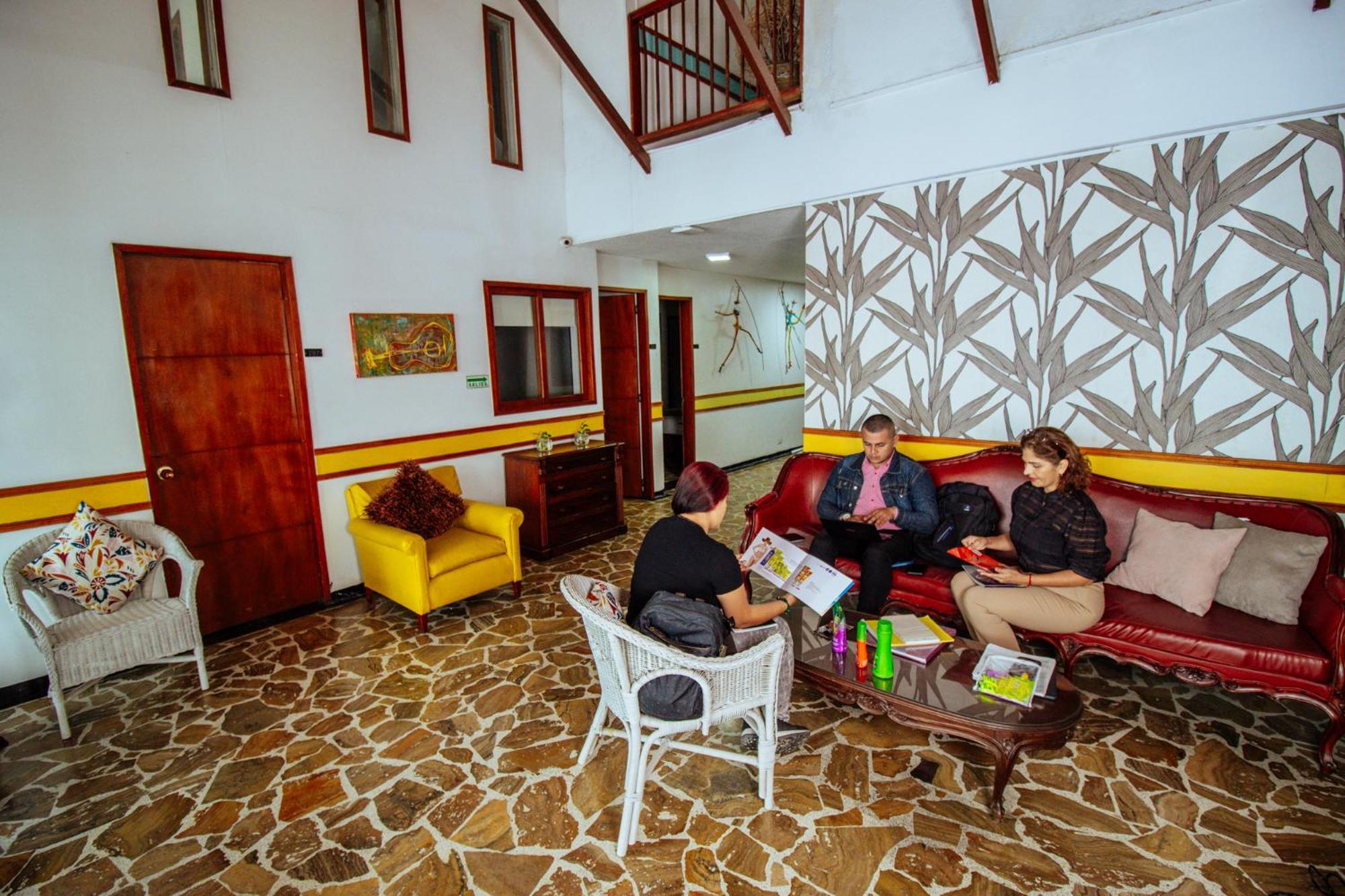 Hotel Zandu Pereira Exterior photo