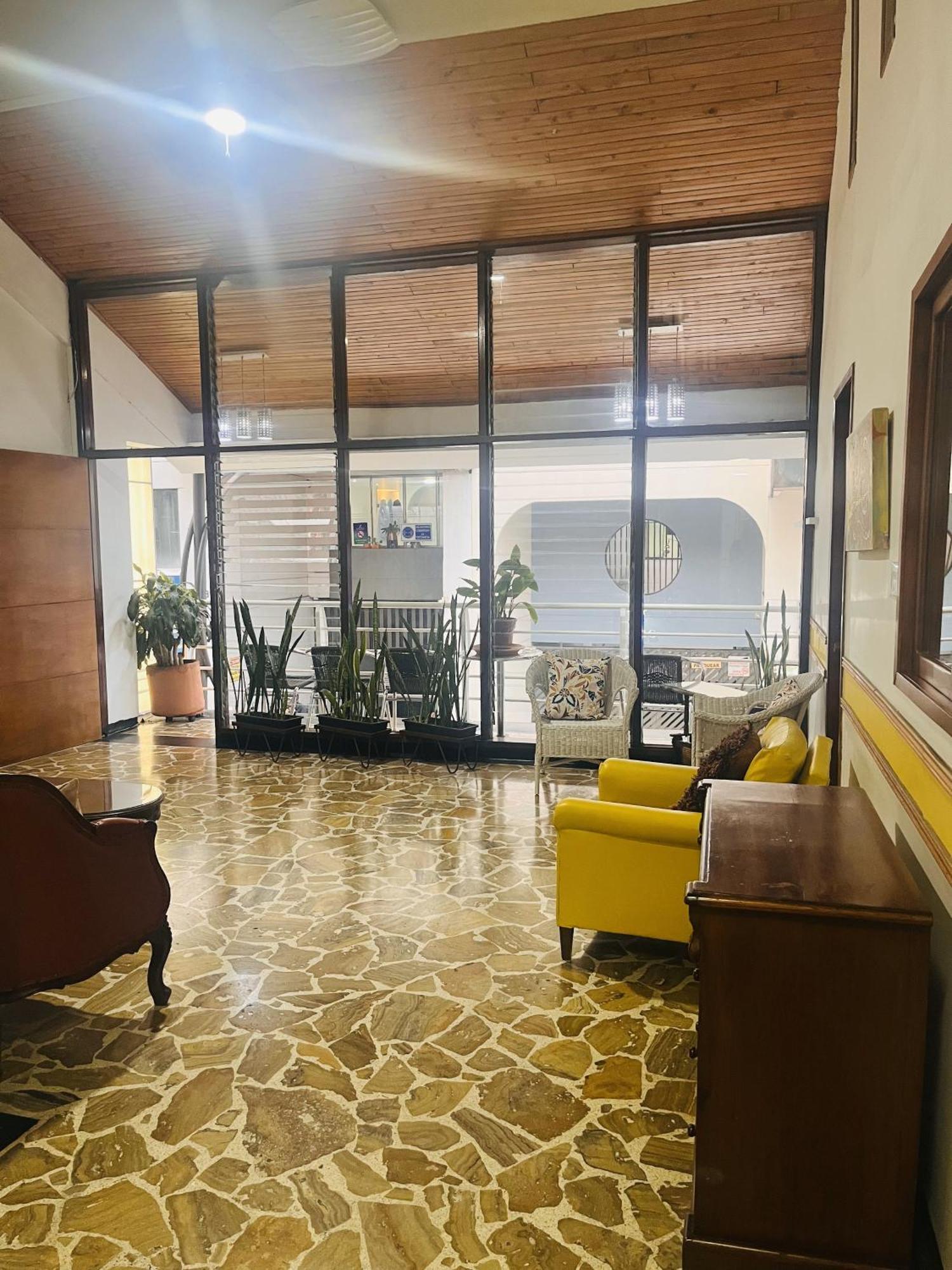 Hotel Zandu Pereira Exterior photo