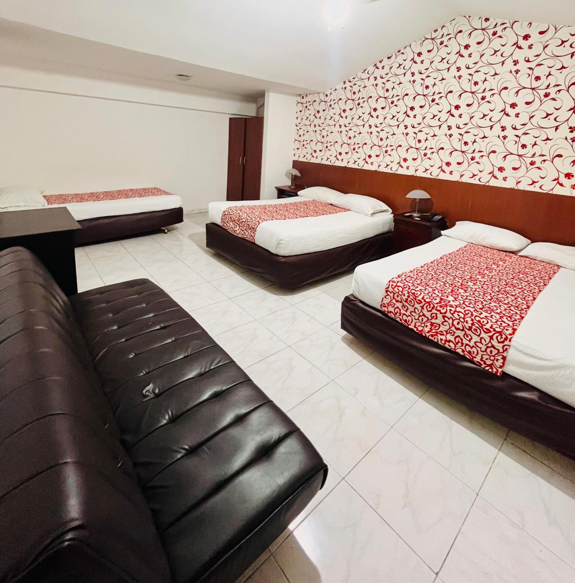 Hotel Zandu Pereira Exterior photo
