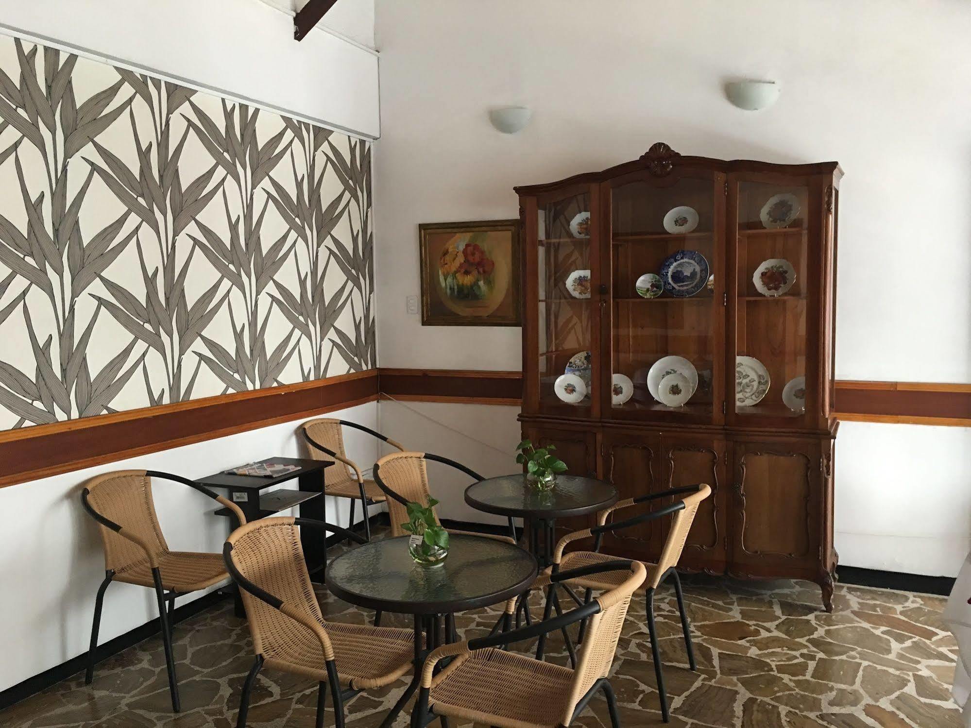 Hotel Zandu Pereira Exterior photo