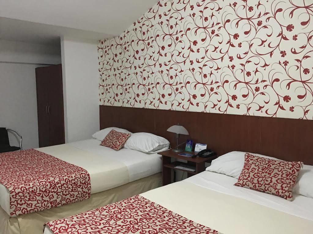 Hotel Zandu Pereira Exterior photo