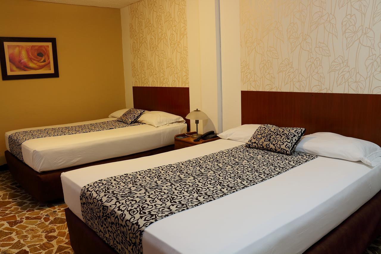 Hotel Zandu Pereira Exterior photo